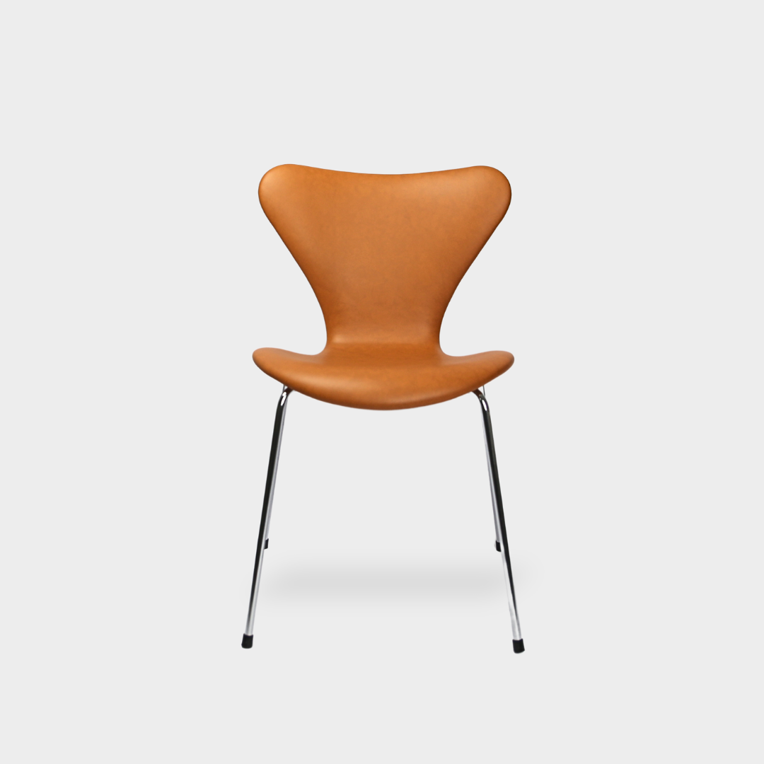 Arne Jacobsen 7-seater chair / Calvados Cognac