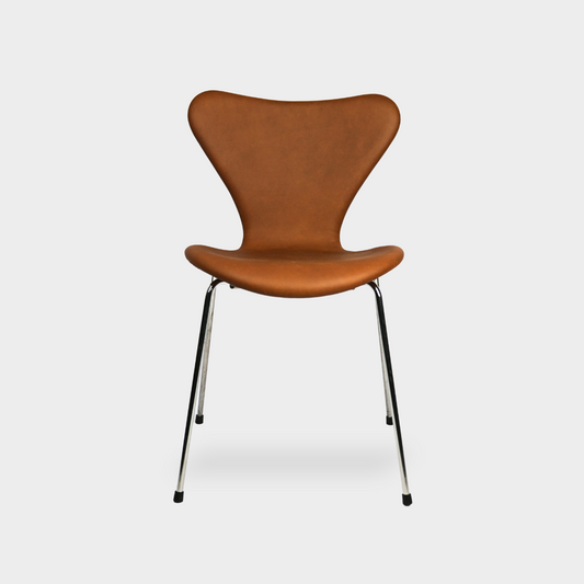 Arne Jacobsen, Syveren / Elegance Hazelnut