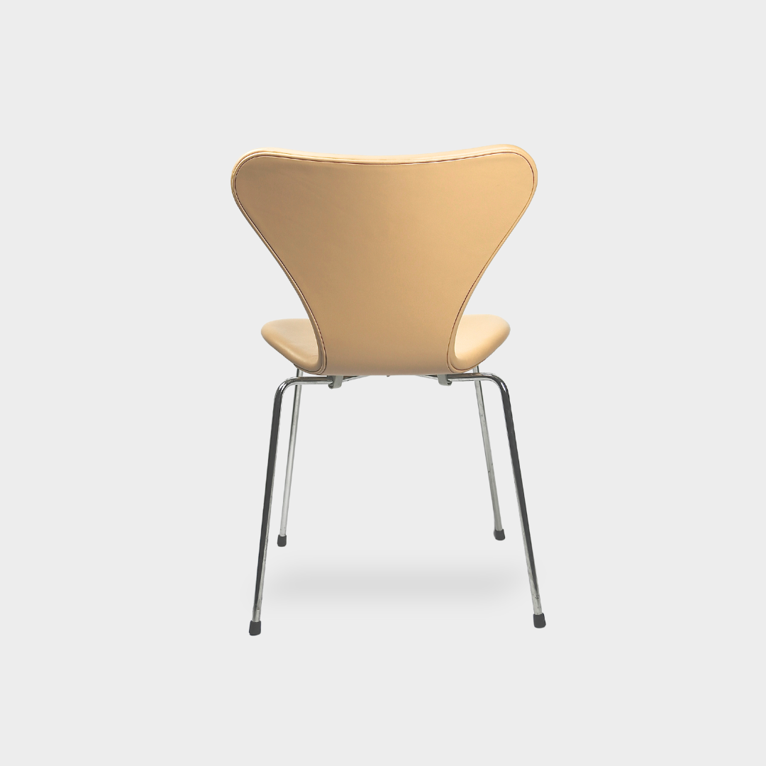 Arne Jacobsen 7’er stol / Soft Sand