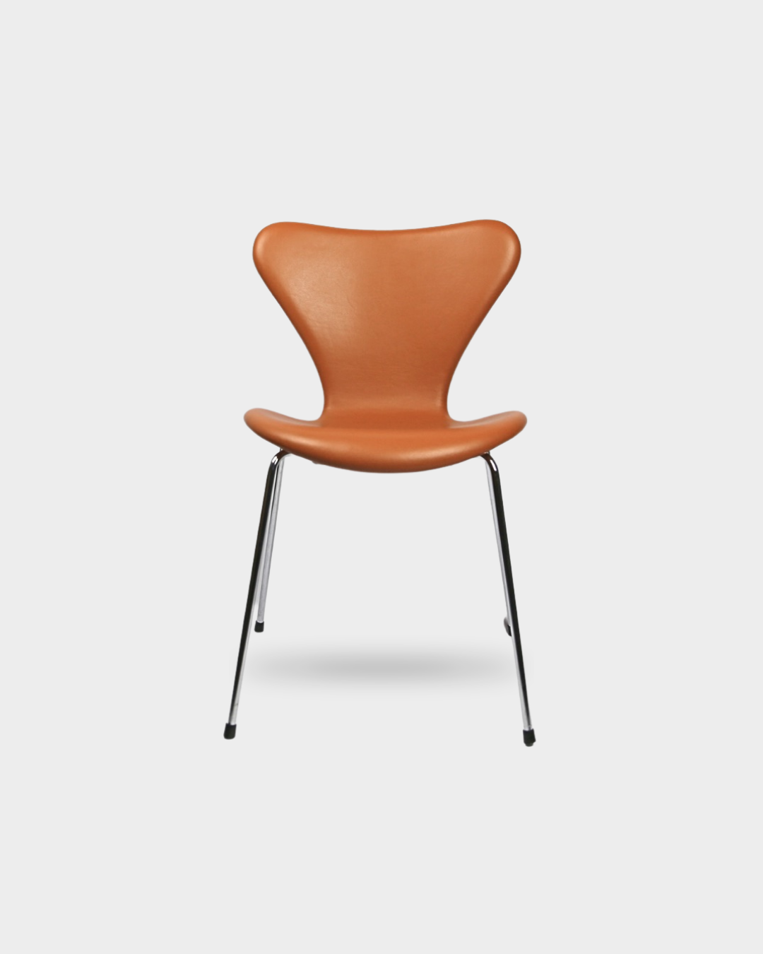 Arne Jacobsen sjuan stol i soft walnut