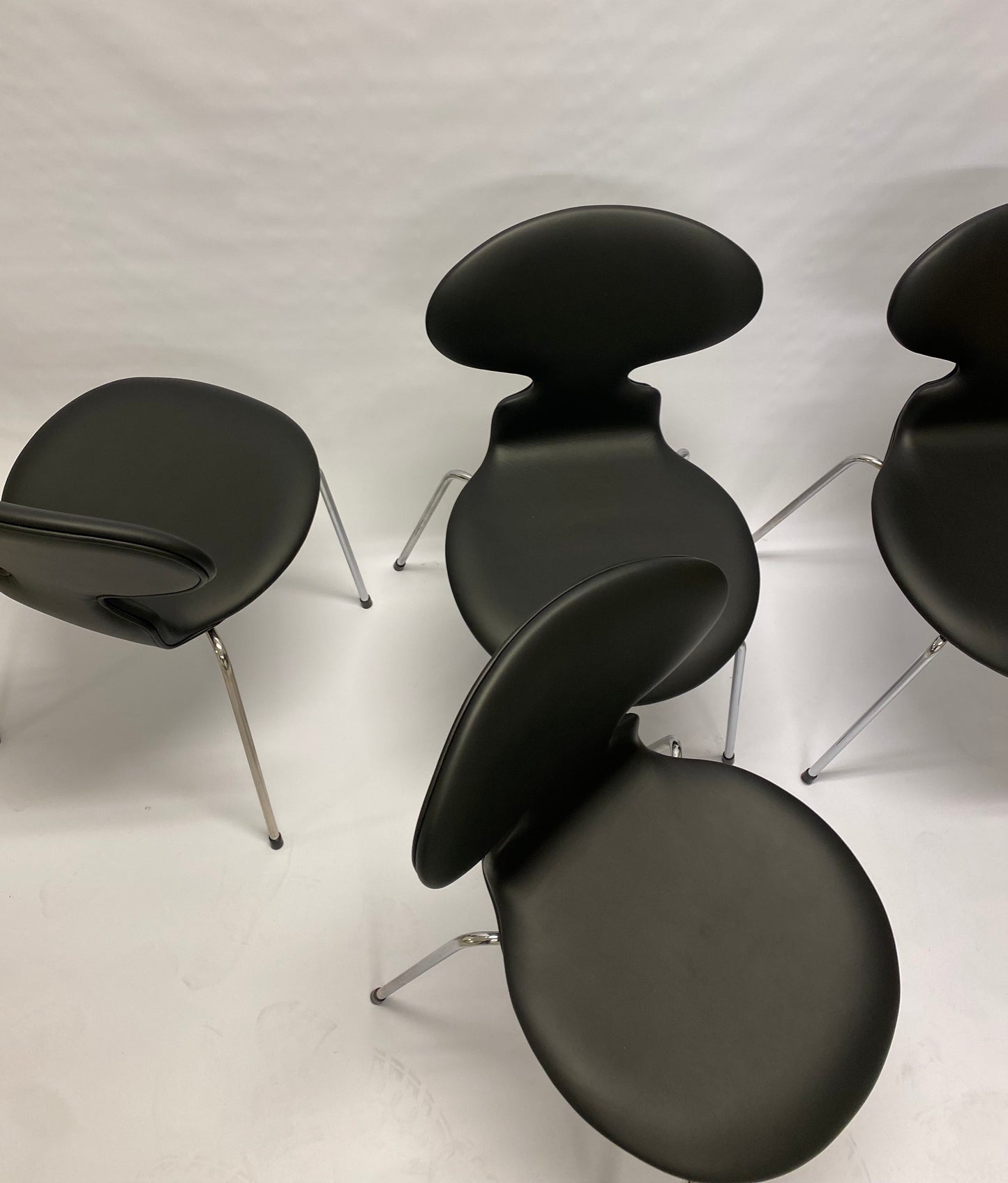 Arne Jacobsen 'Myren' i Soft Black