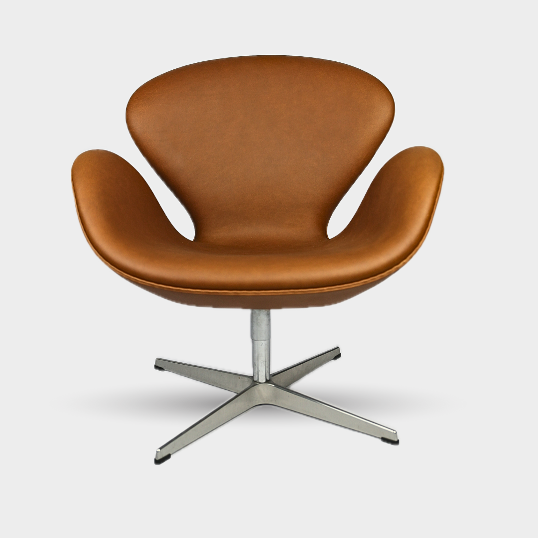 Arne Jacobsen Svane stol i Elegance Hazelnut